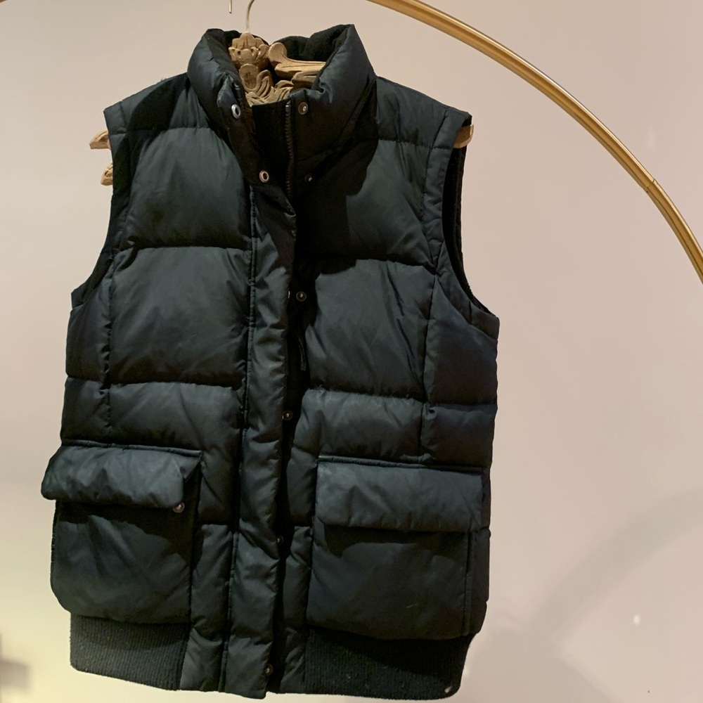 GAP black puffy vest